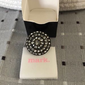Avon Mark Glisten Up Ring size 6-7